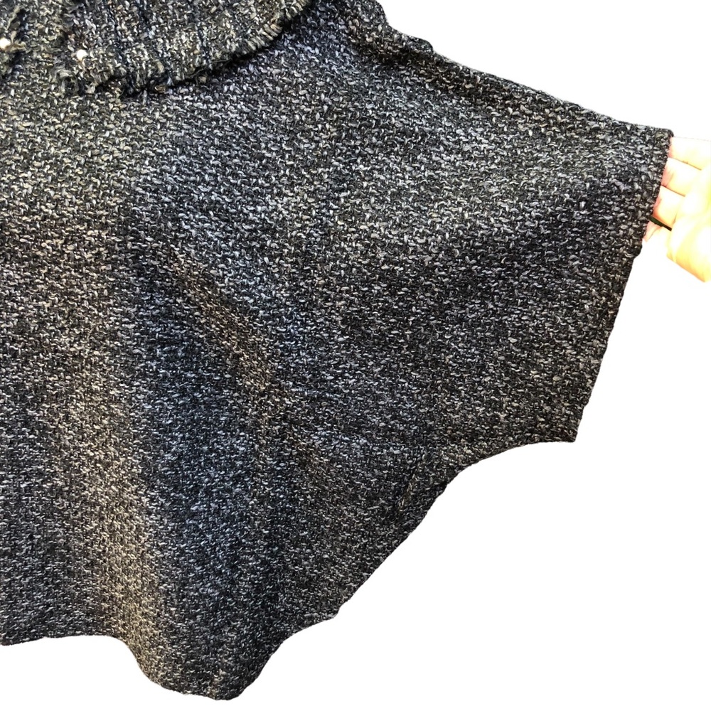Azz Trading Gray Wrap Poncho Scarf NWT - Picture 7 of 14